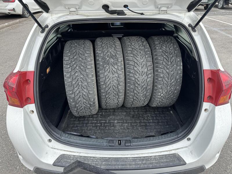 Toyota Auris vaihtoauto