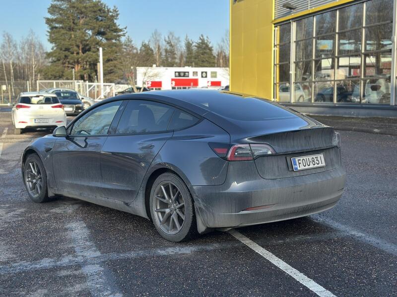 Tesla Model 3 vaihtoauto