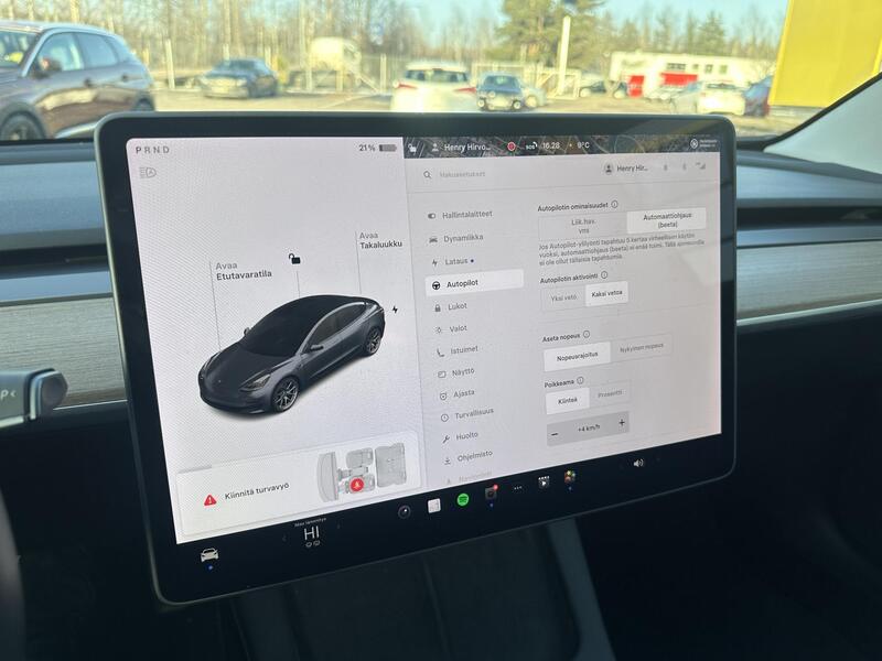 Tesla Model 3 vaihtoauto