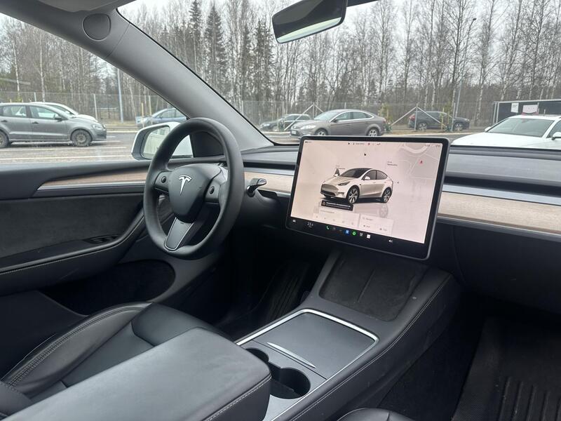 Tesla Model Y vaihtoauto