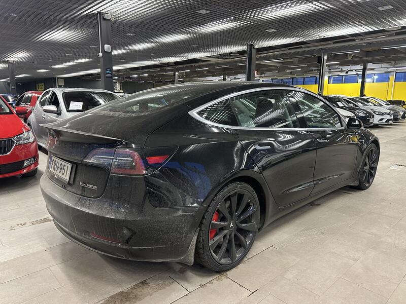 Tesla Model 3 vaihtoauto