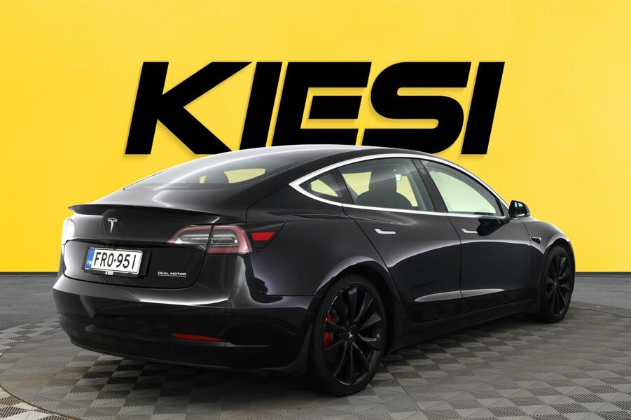 Tesla Model 3 vaihtoauto