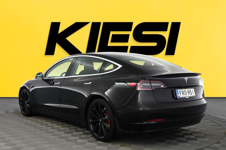 Tesla Model 3 vaihtoauto