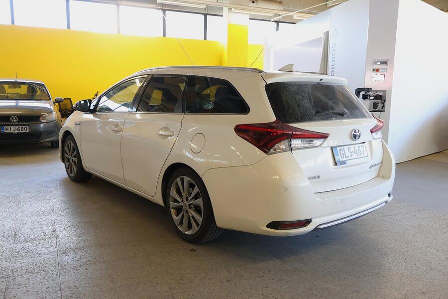 Toyota Auris vaihtoauto