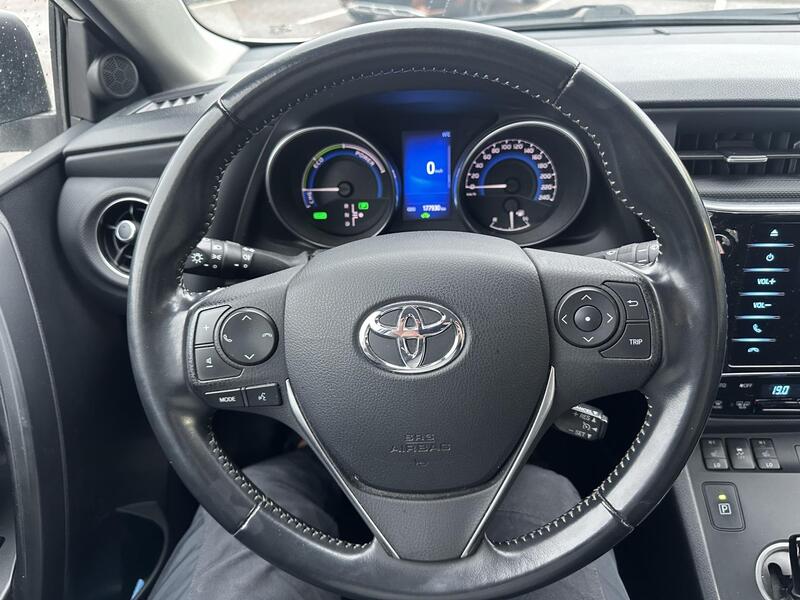 Toyota Auris vaihtoauto