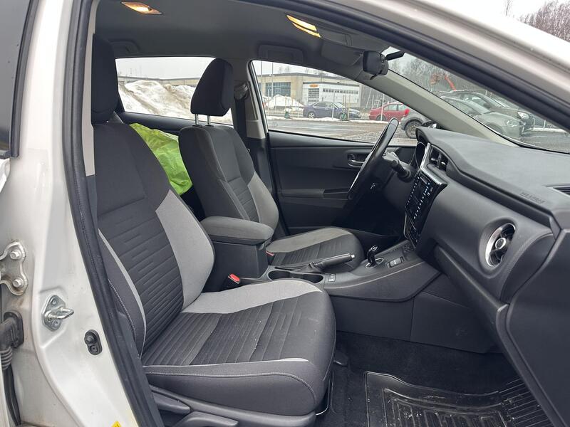 Toyota Auris vaihtoauto