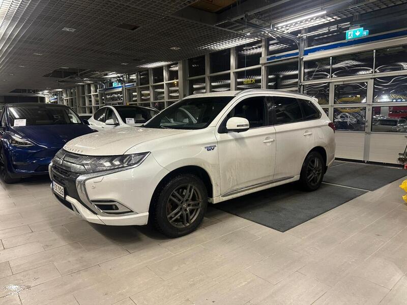 Mitsubishi Outlander PHEV vaihtoauto