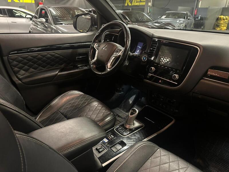 Mitsubishi Outlander PHEV vaihtoauto