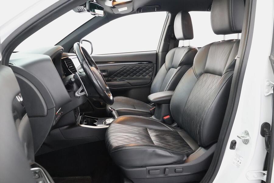 Mitsubishi Outlander PHEV vaihtoauto