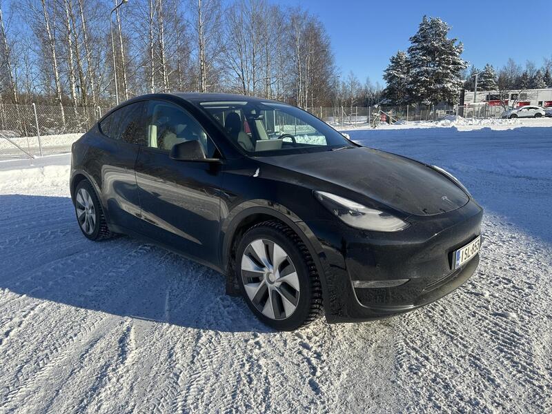 Tesla Model Y vaihtoauto