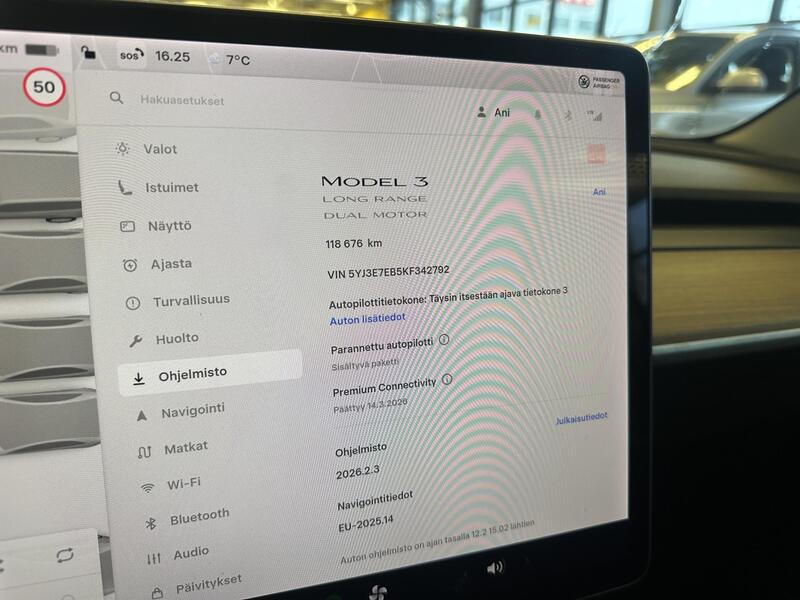 Tesla Model 3 vaihtoauto