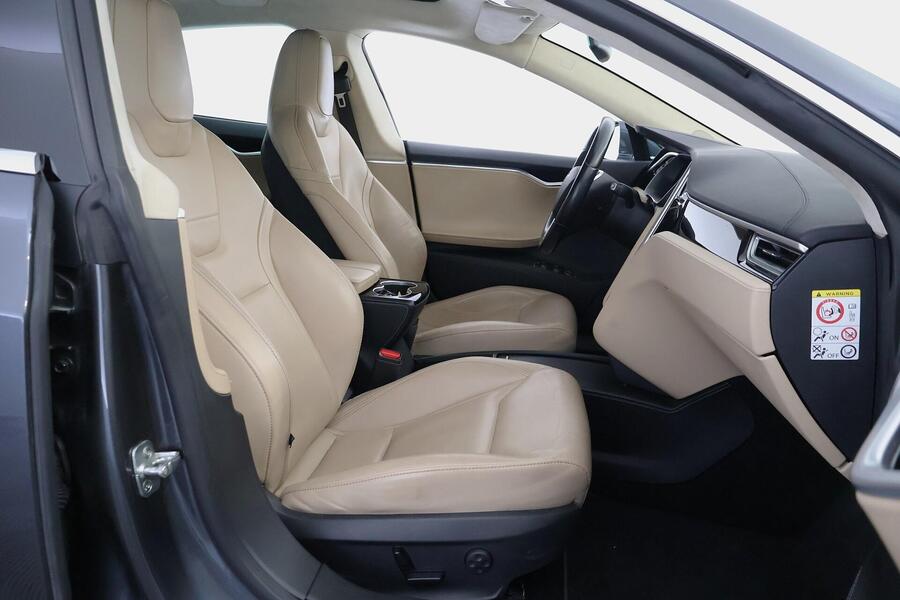 Tesla Model S vaihtoauto