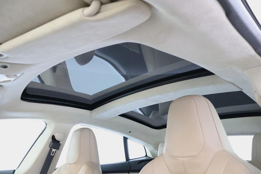 Tesla Model S vaihtoauto