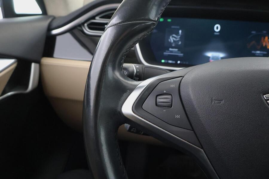 Tesla Model S vaihtoauto