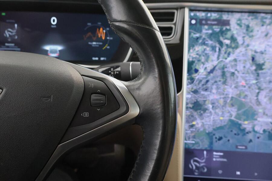 Tesla Model S vaihtoauto