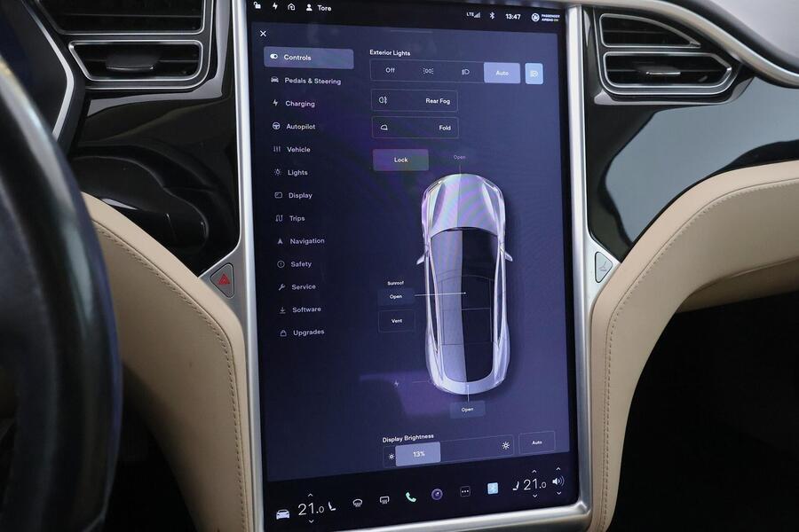 Tesla Model S vaihtoauto