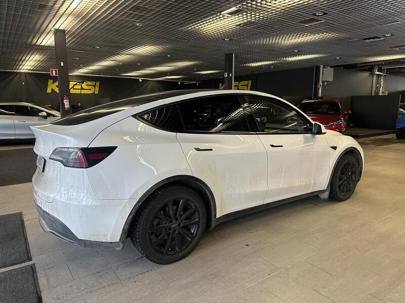 Tesla Model Y vaihtoauto