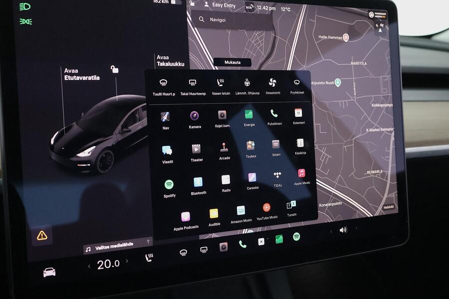 Tesla Model 3 vaihtoauto