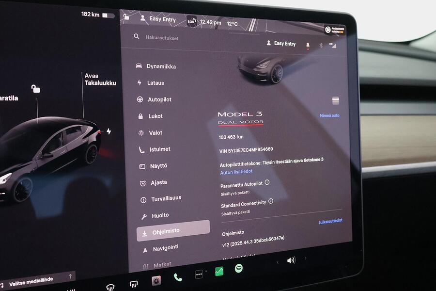 Tesla Model 3 vaihtoauto