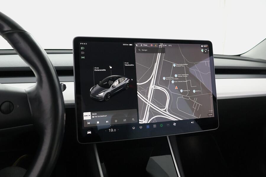 Tesla Model 3 vaihtoauto