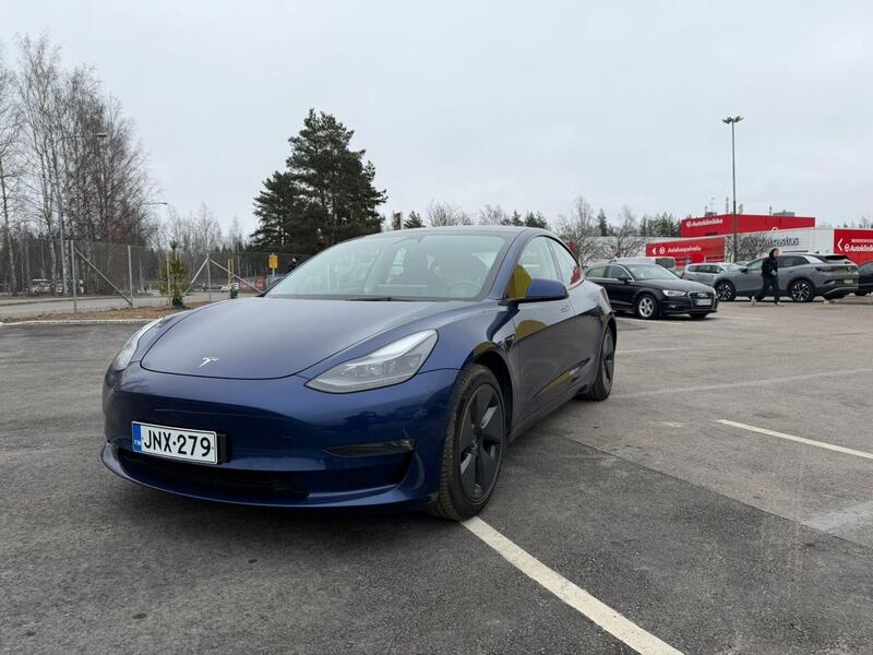 Tesla Model 3 vaihtoauto