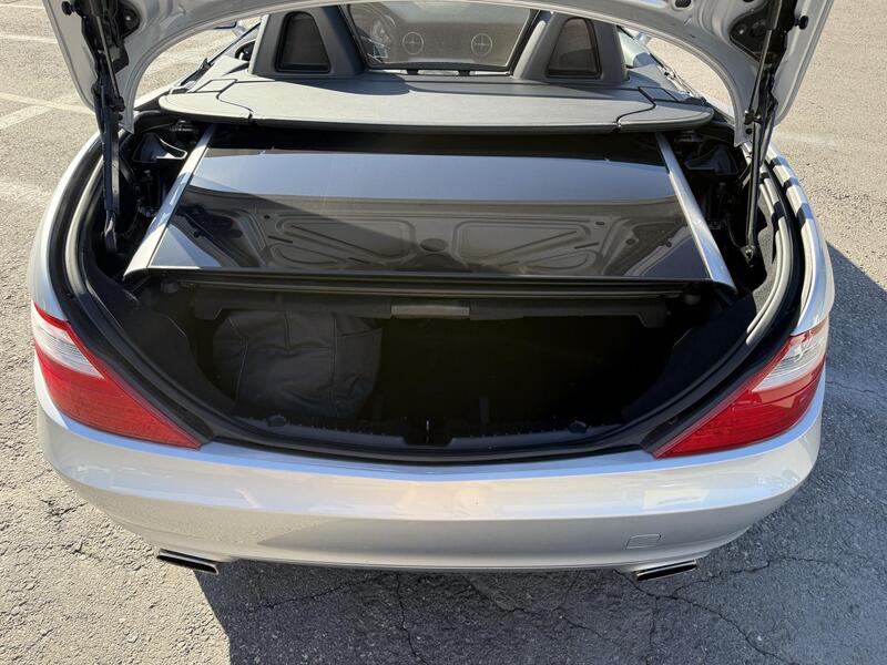 Mercedes-Benz SLK vaihtoauto