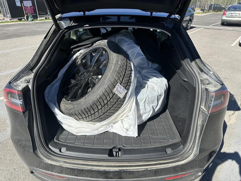 Tesla Model Y vaihtoauto