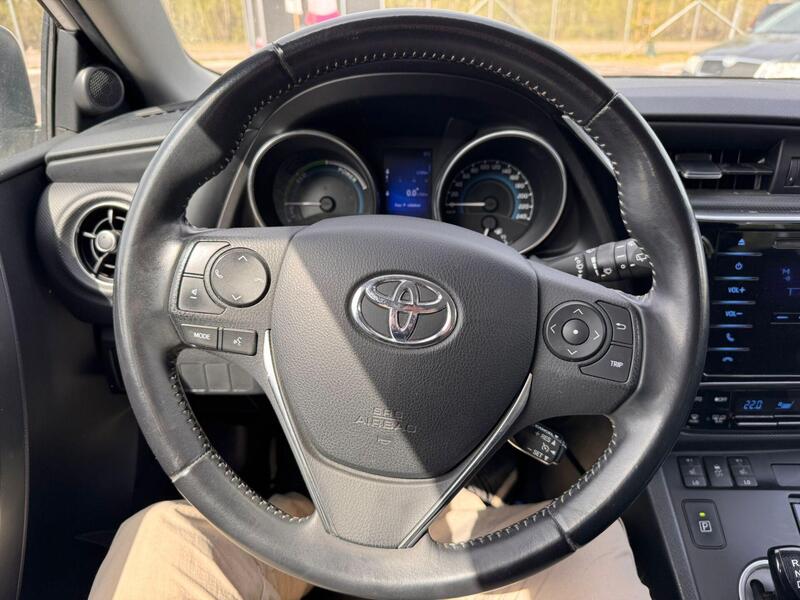 Toyota Auris vaihtoauto