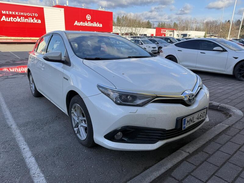 Toyota Auris vaihtoauto
