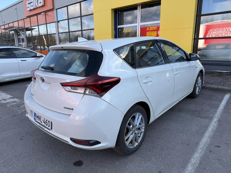 Toyota Auris vaihtoauto
