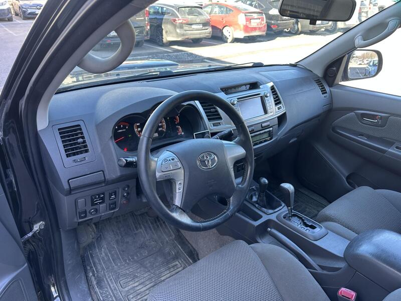 Toyota Hilux vaihtoauto