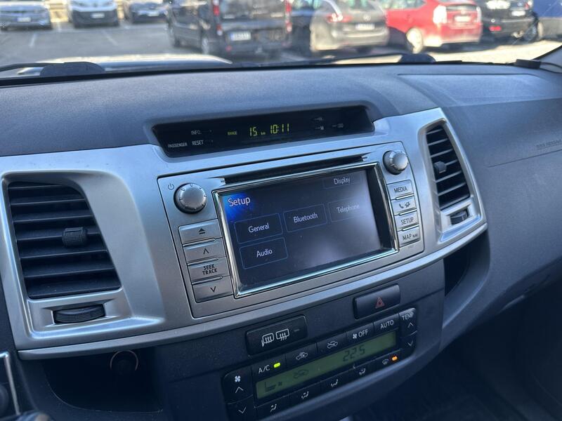 Toyota Hilux vaihtoauto