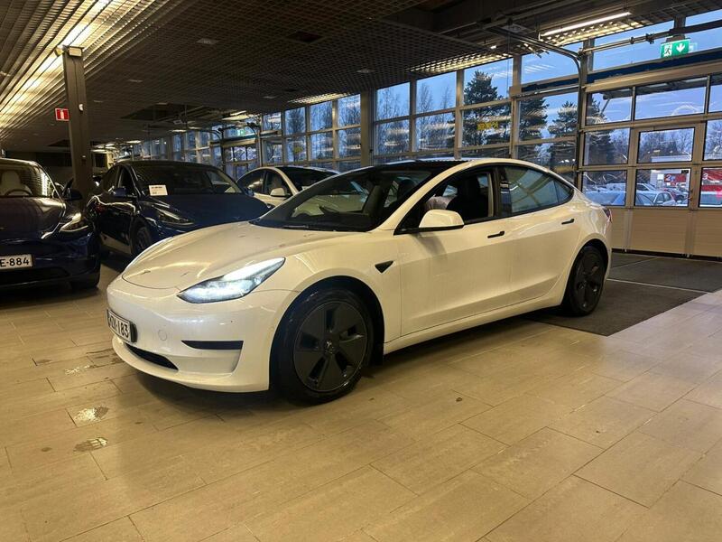 Tesla Model 3 vaihtoauto