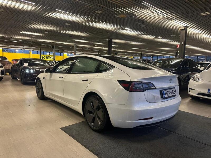 Tesla Model 3 vaihtoauto
