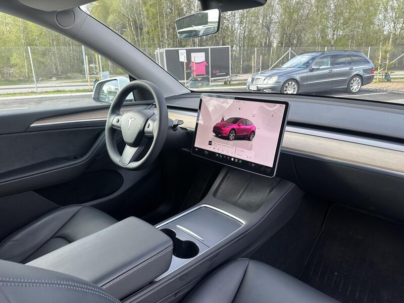 Tesla Model Y vaihtoauto