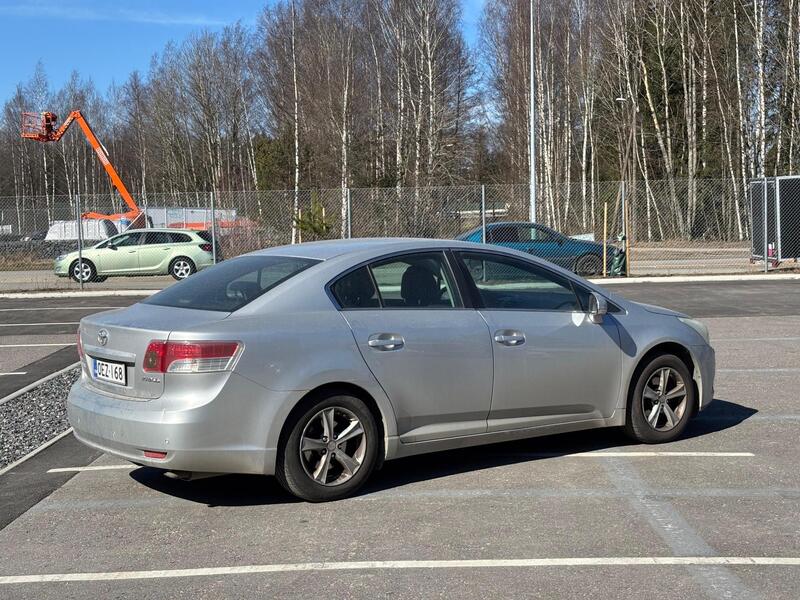 Toyota Avensis vaihtoauto