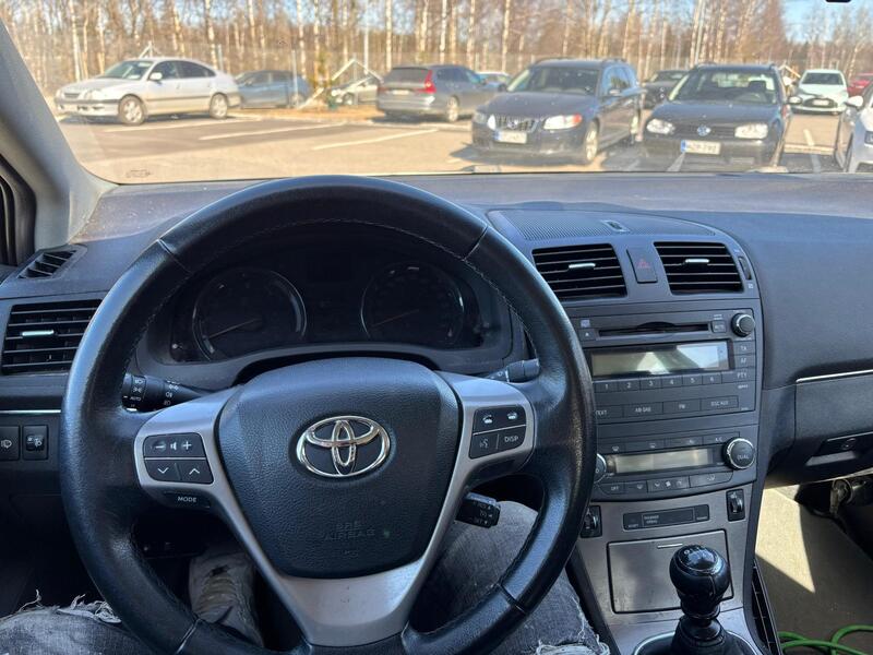 Toyota Avensis vaihtoauto