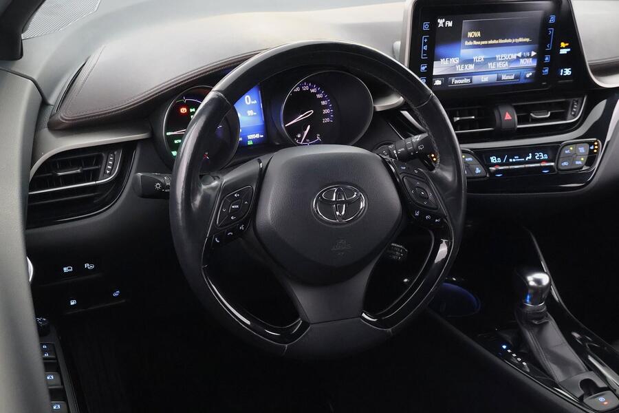 Toyota C-HR vaihtoauto