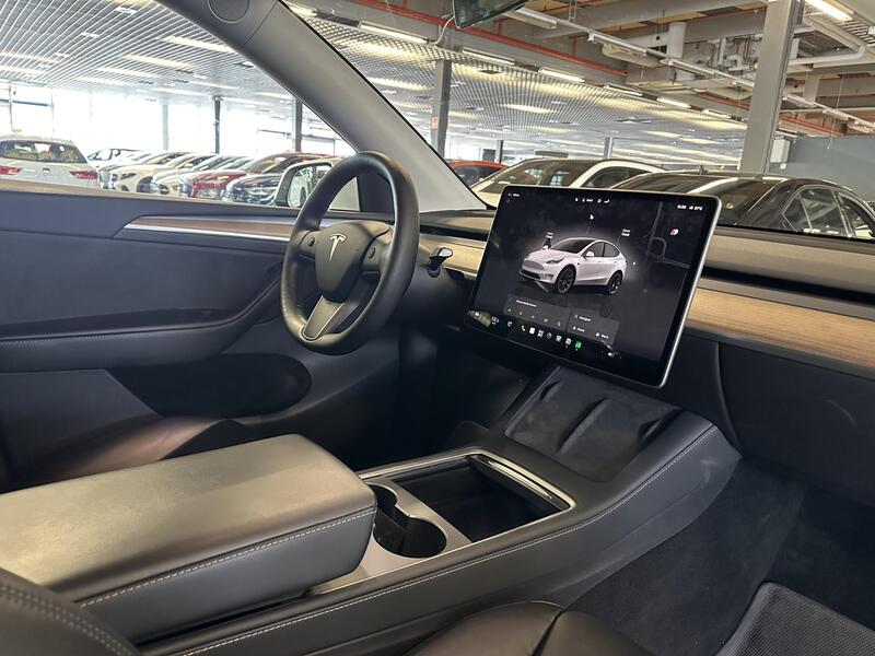 Tesla Model Y vaihtoauto