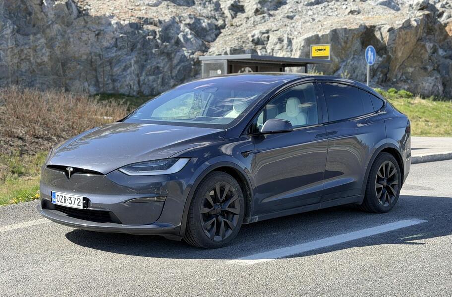 Tesla Model X vaihtoauto