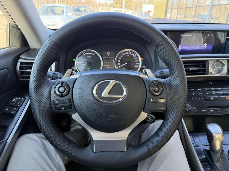 Lexus IS vaihtoauto
