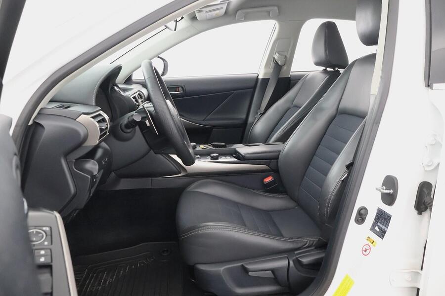 Lexus IS vaihtoauto