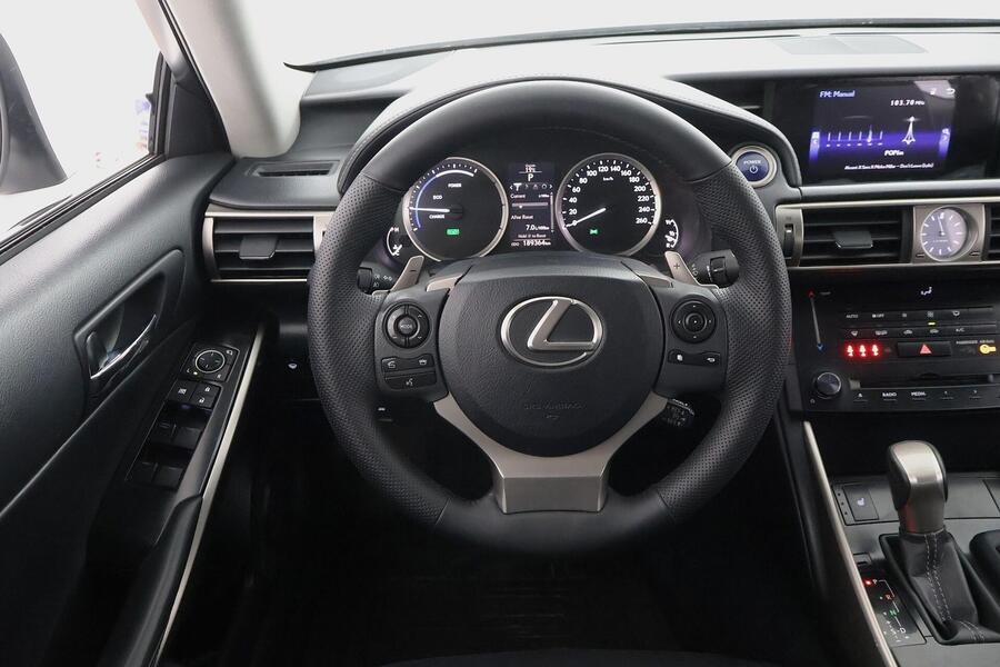 Lexus IS vaihtoauto