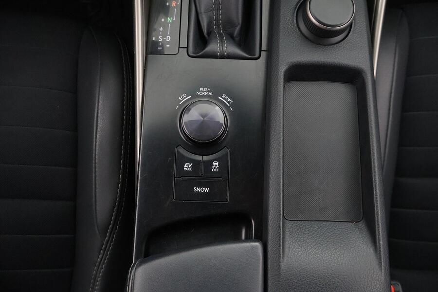 Lexus IS vaihtoauto