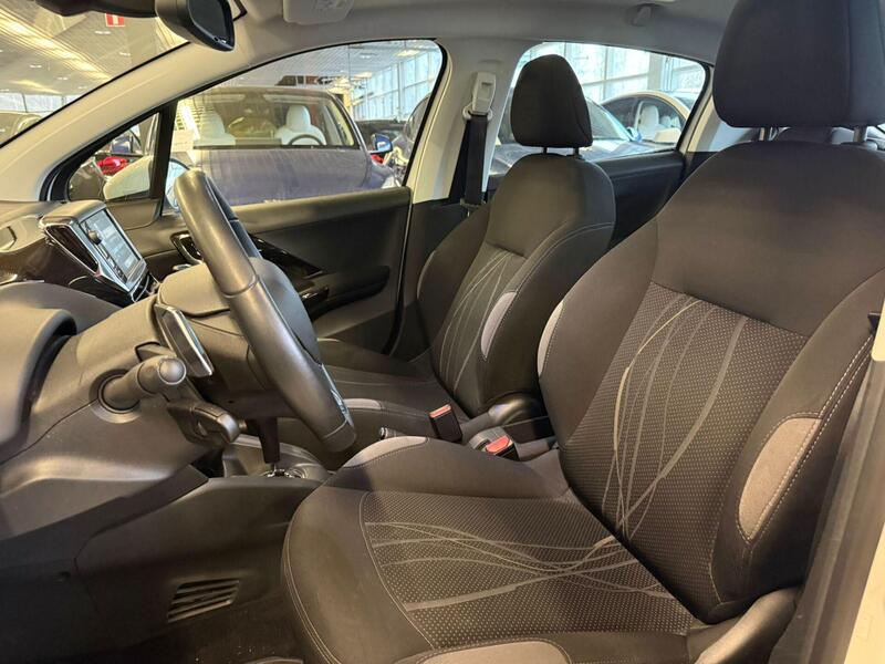 Peugeot 208 vaihtoauto