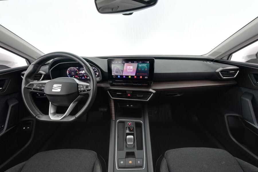 SEAT Leon Sportstourer vaihtoauto