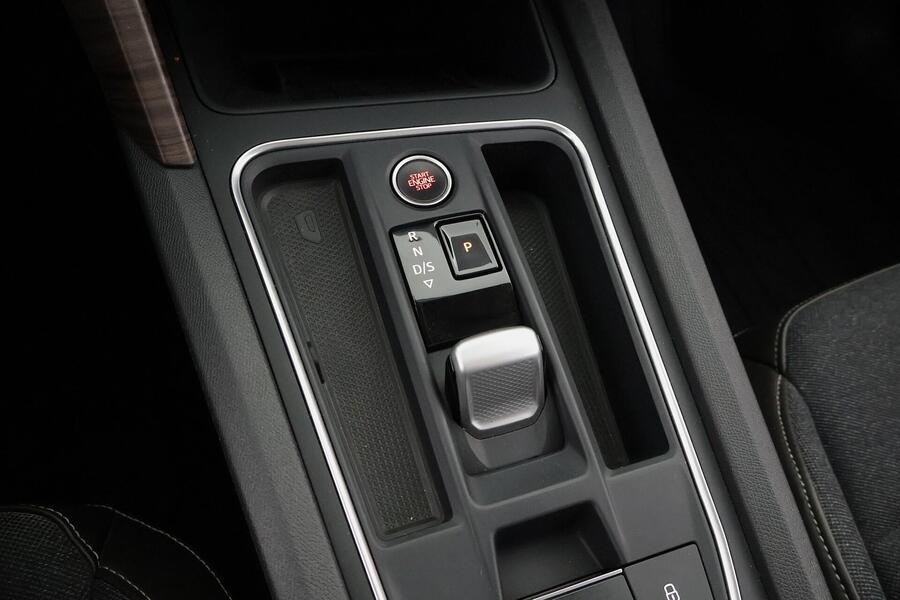 SEAT Leon Sportstourer vaihtoauto