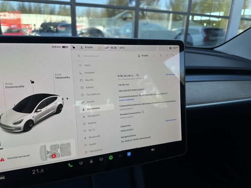 Tesla Model 3 vaihtoauto