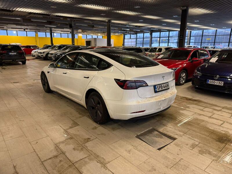Tesla Model 3 vaihtoauto