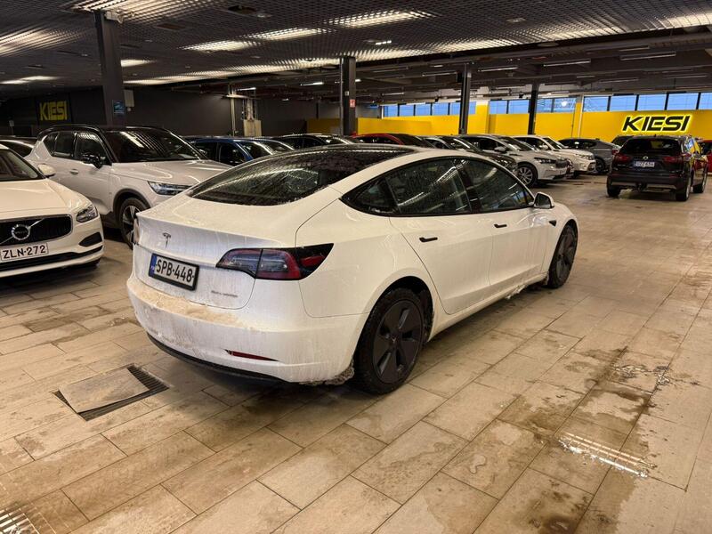 Tesla Model 3 vaihtoauto